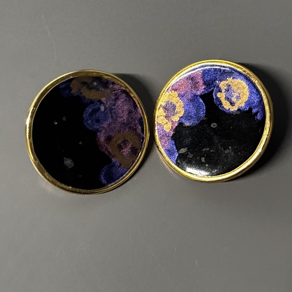 Gold Tone Reversible Round Disc Earrings Purple Floral Enamel Statement Studs - Picture 5 of 9